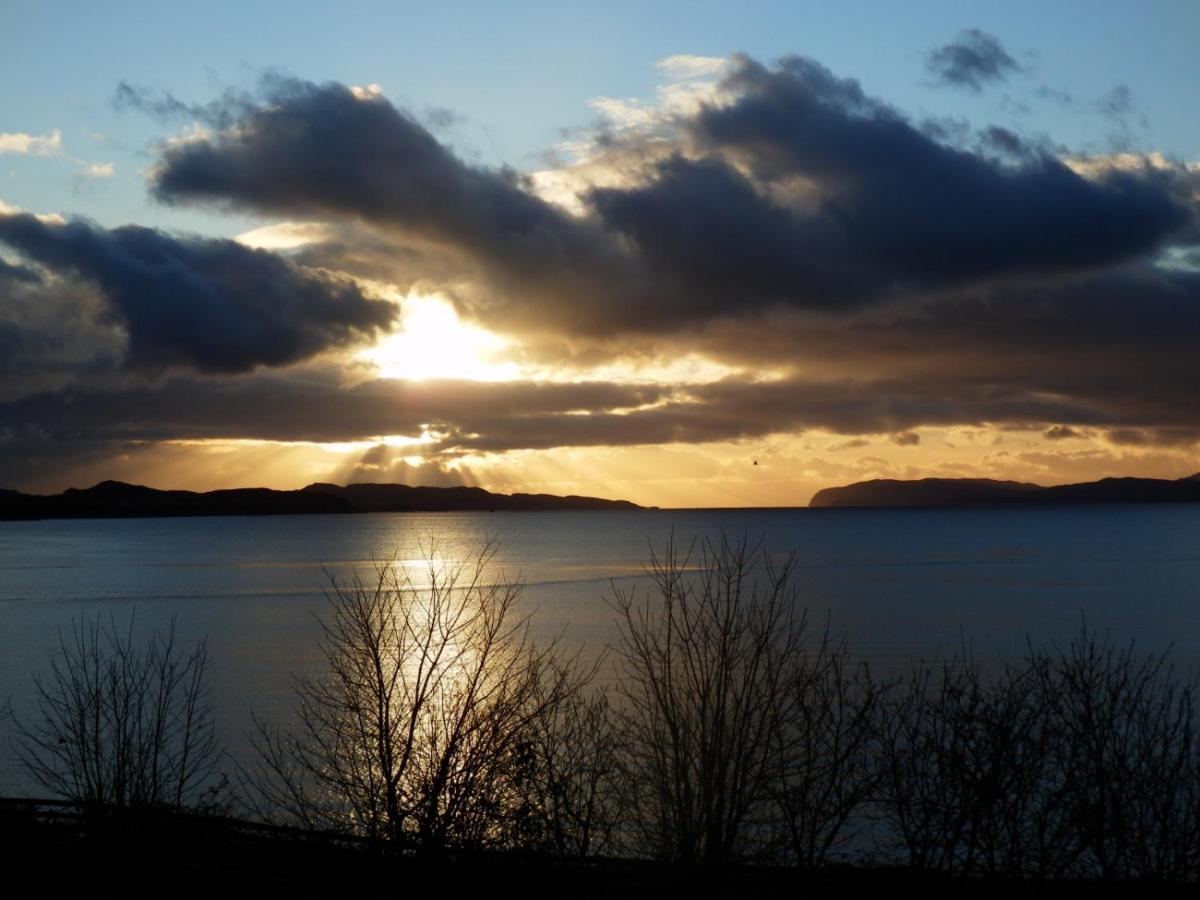 Craigneuk Near Oban, Stunning Home With Sea Views エクステリア 写真