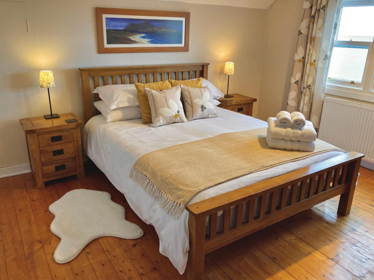 Craigneuk Near Oban, Stunning Home With Sea Views エクステリア 写真